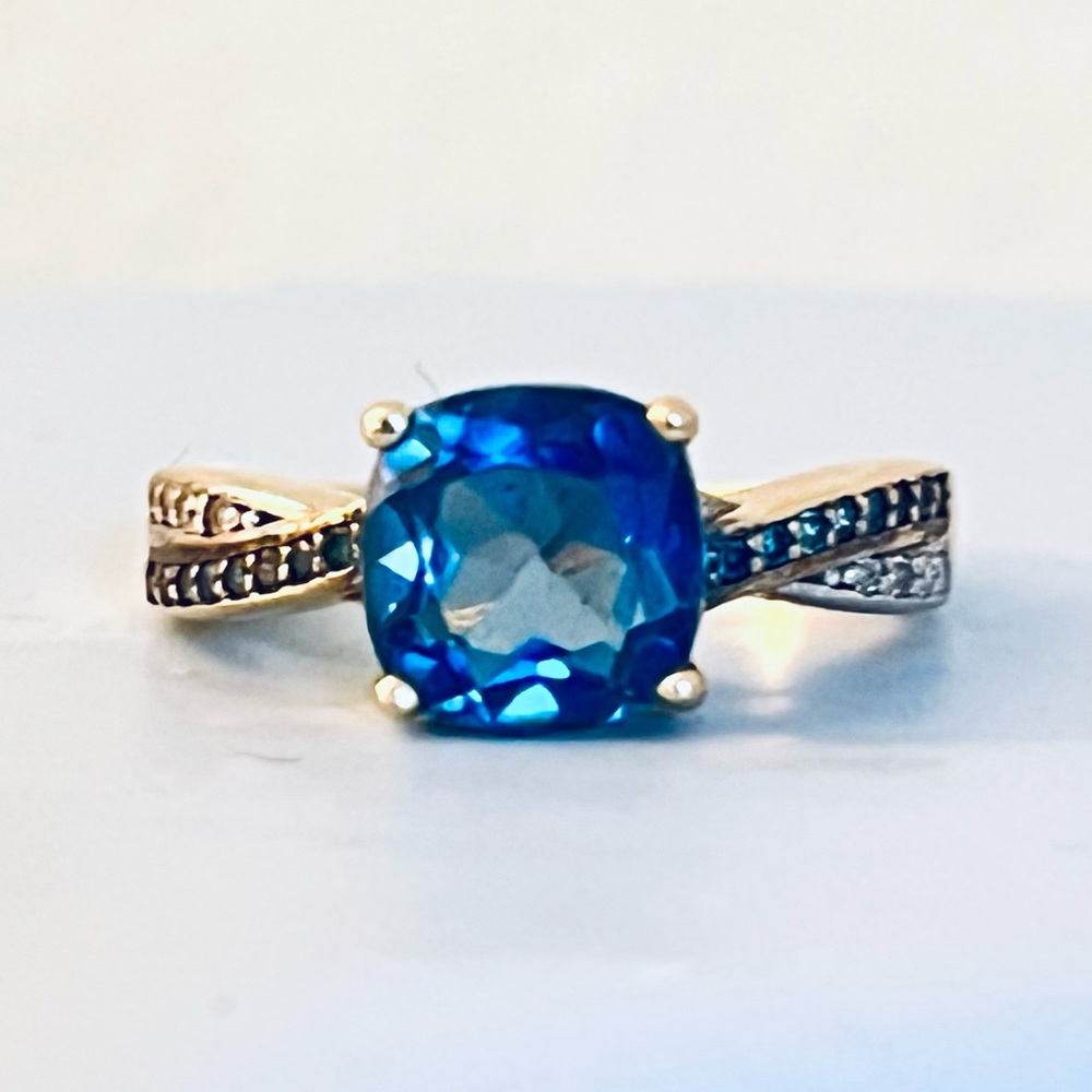 Genuine 8mm Cushion Cut London Blue Topaz Gemstone Solid 10k Gold Ring!
